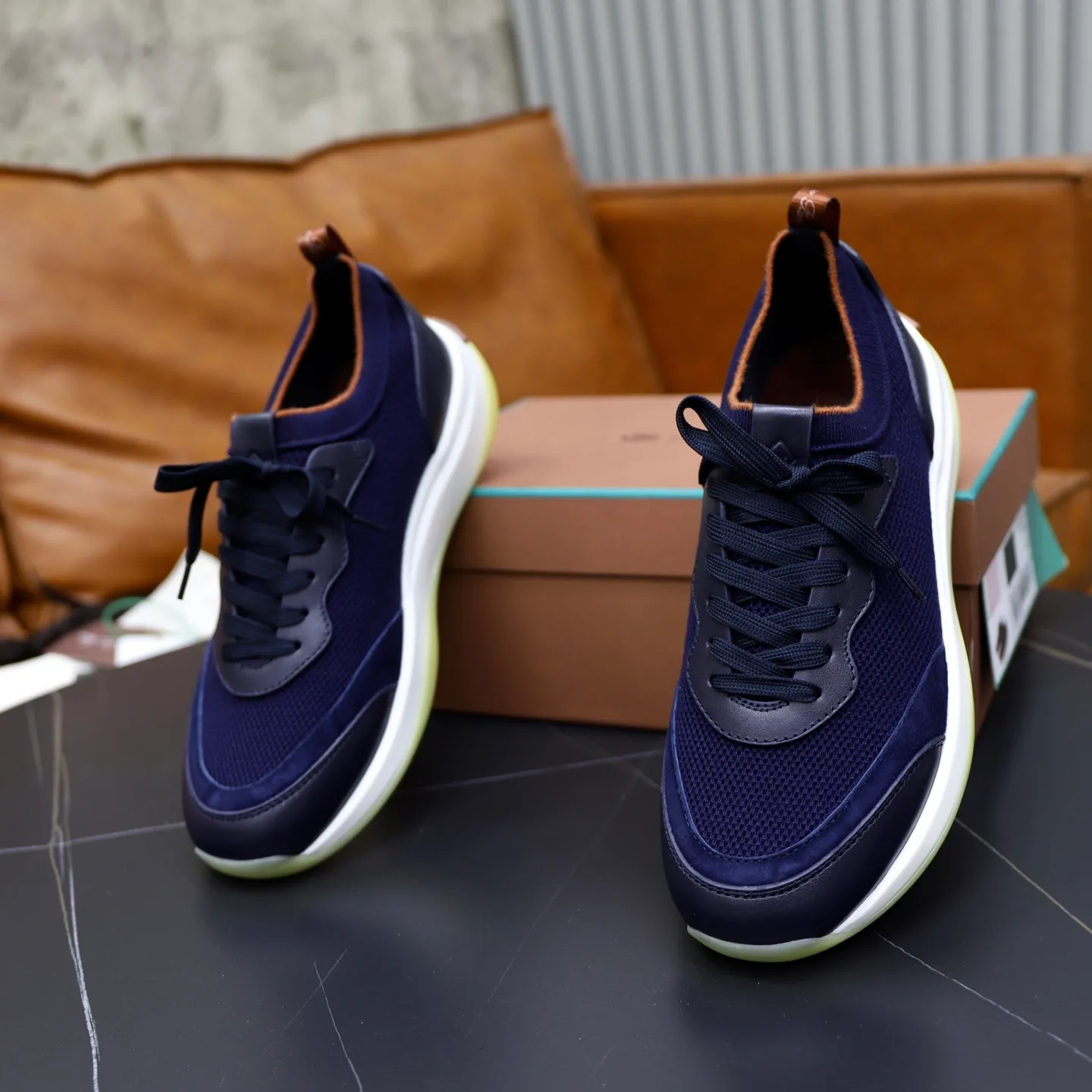 Factory price: 💰620 Loropiana LP men's shoes ♞size; 38-44 "45.46 customization" cowhide stitching and cowhide feet. It is really easy to wear, lazy, relaxed, casual, perfect comfort, and there are many color choices, and they all look good with clothes. Is it true that Loropiana can bring social value? “Loropiana is the best thing money can buy”